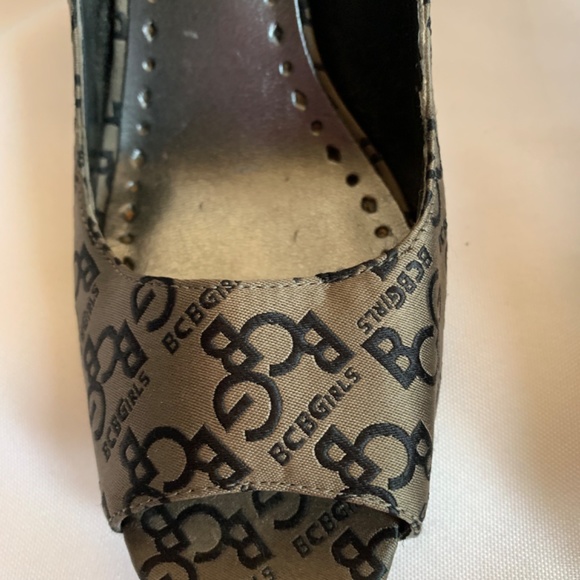 Sexy BCB Girls Open Toe Heels in Black and Gray! - Picture 4 of 11